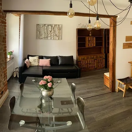 Przy Ratuszu Lejlighed Kłodzko