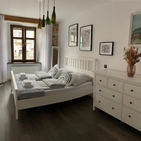 Przy Ratuszu Lejlighed